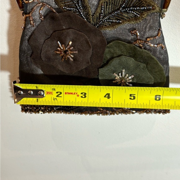 UNBRANDED Silk Made In India Metal Chain Floral Appliqués Coin Purse Closure - Picture 3 of 9